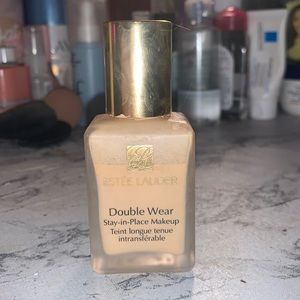 Estée Lauder foundation